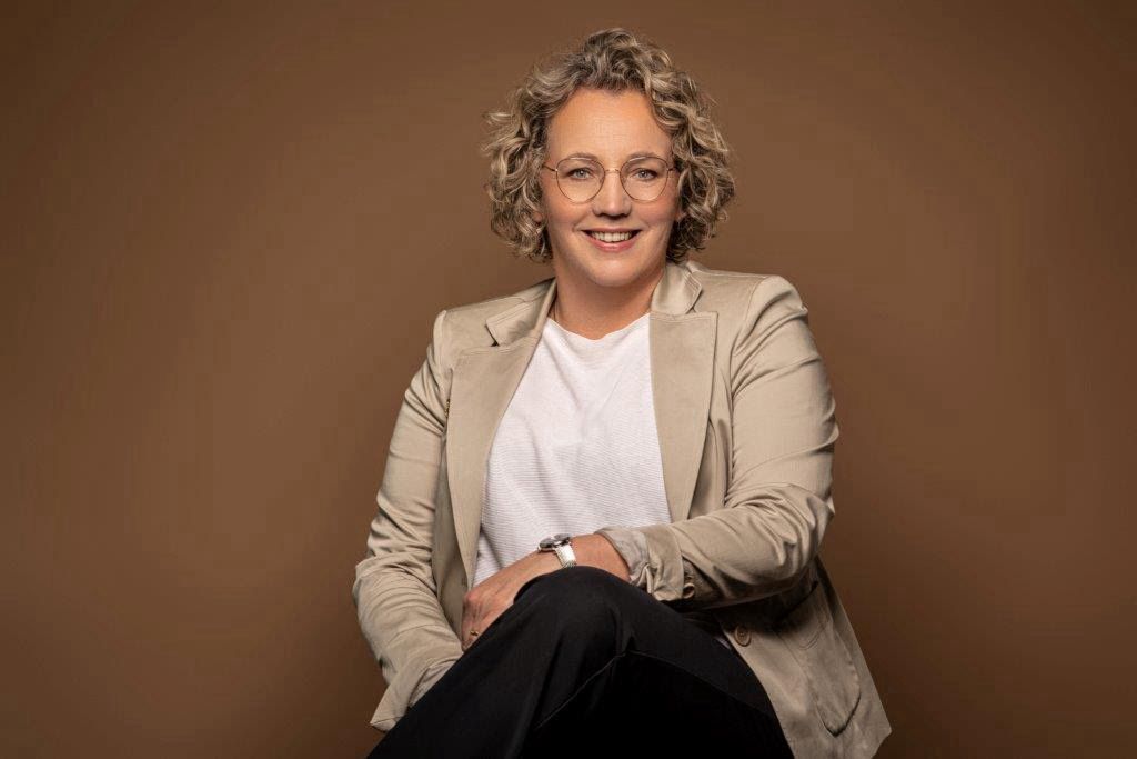 Mw. drs. L.A.A. (Lonneke) van Reeuwijk – Voorzitter